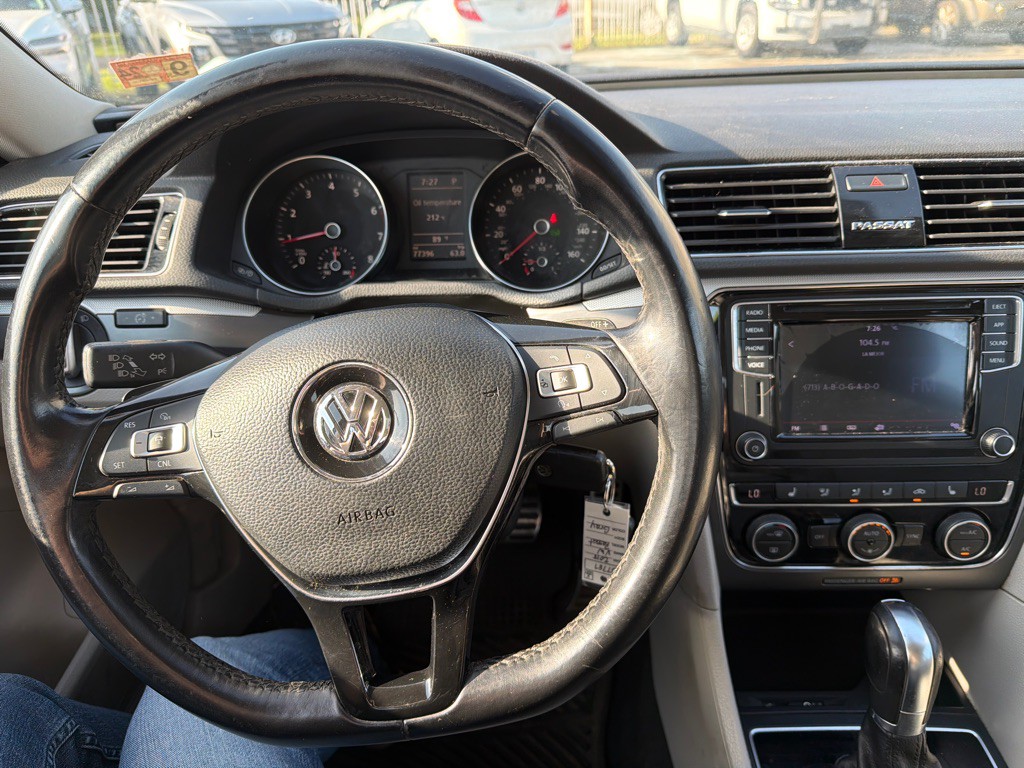 2018 Volkswagen Passat Image 23