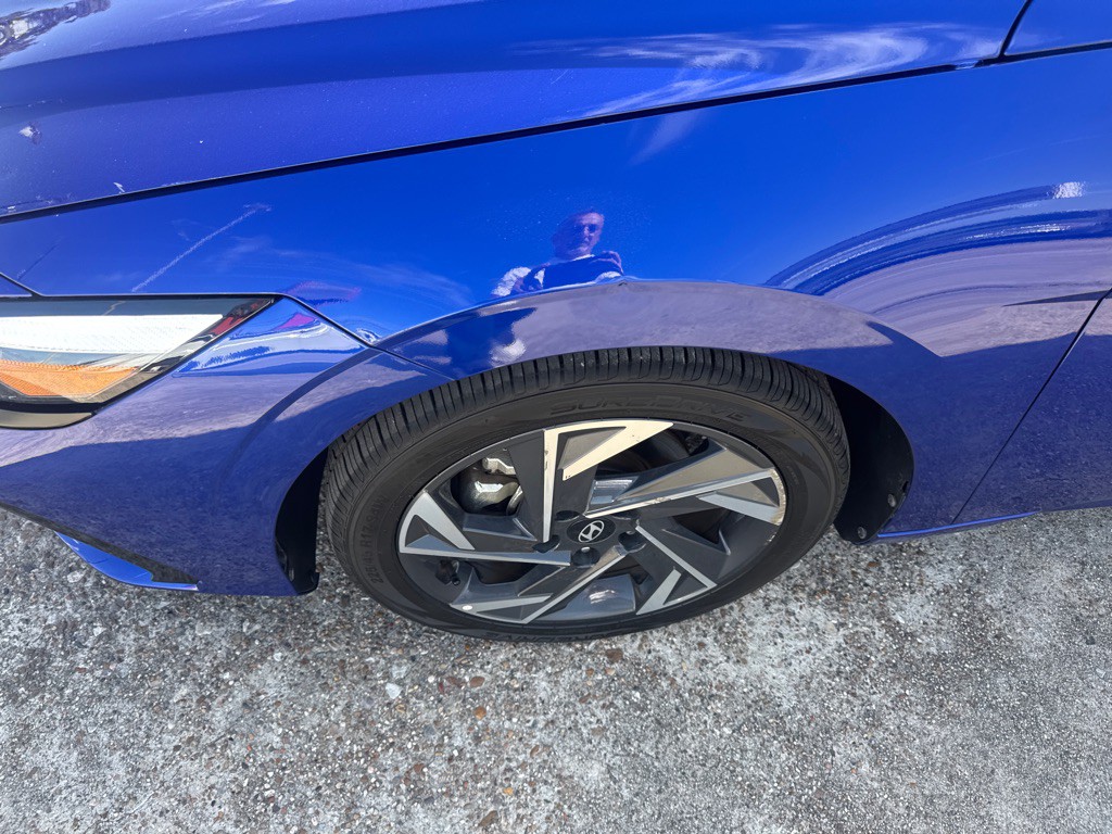 2025 Hyundai Elantra Image 10