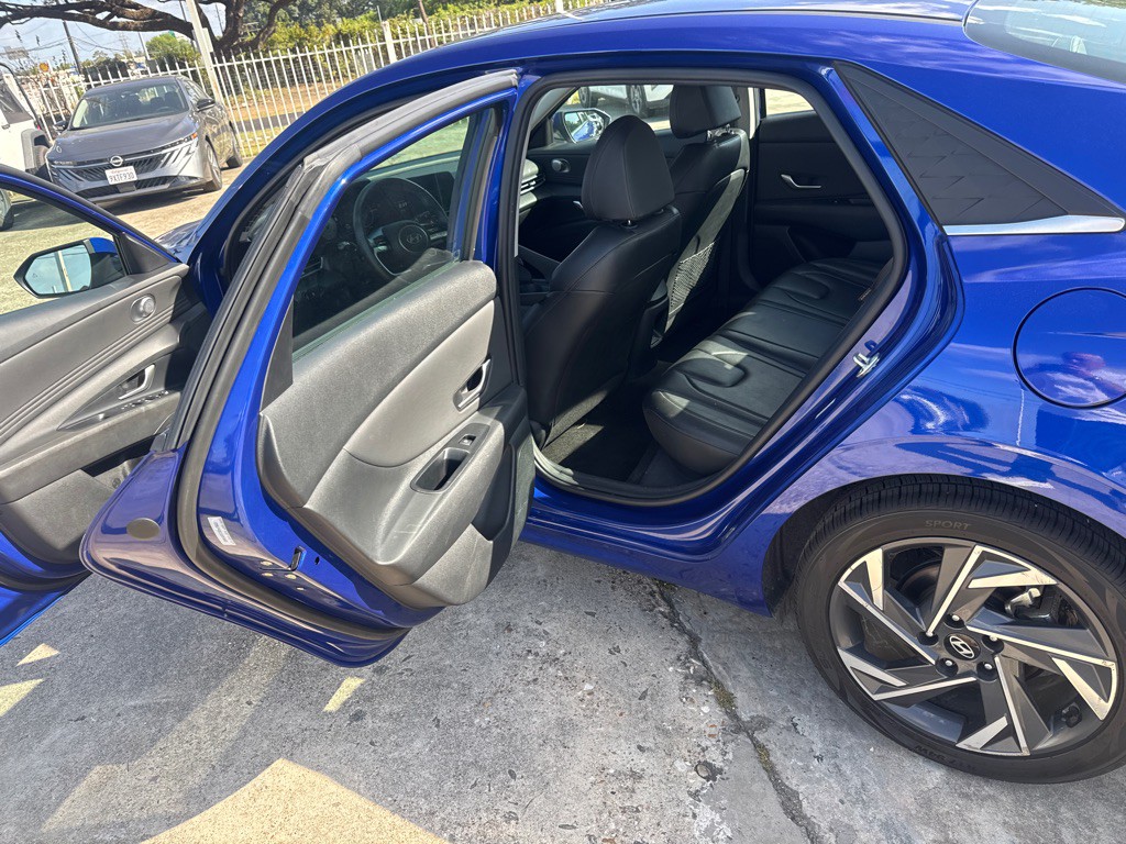 2025 Hyundai Elantra Image 14