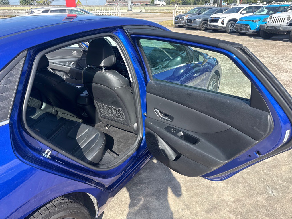 2025 Hyundai Elantra Image 17
