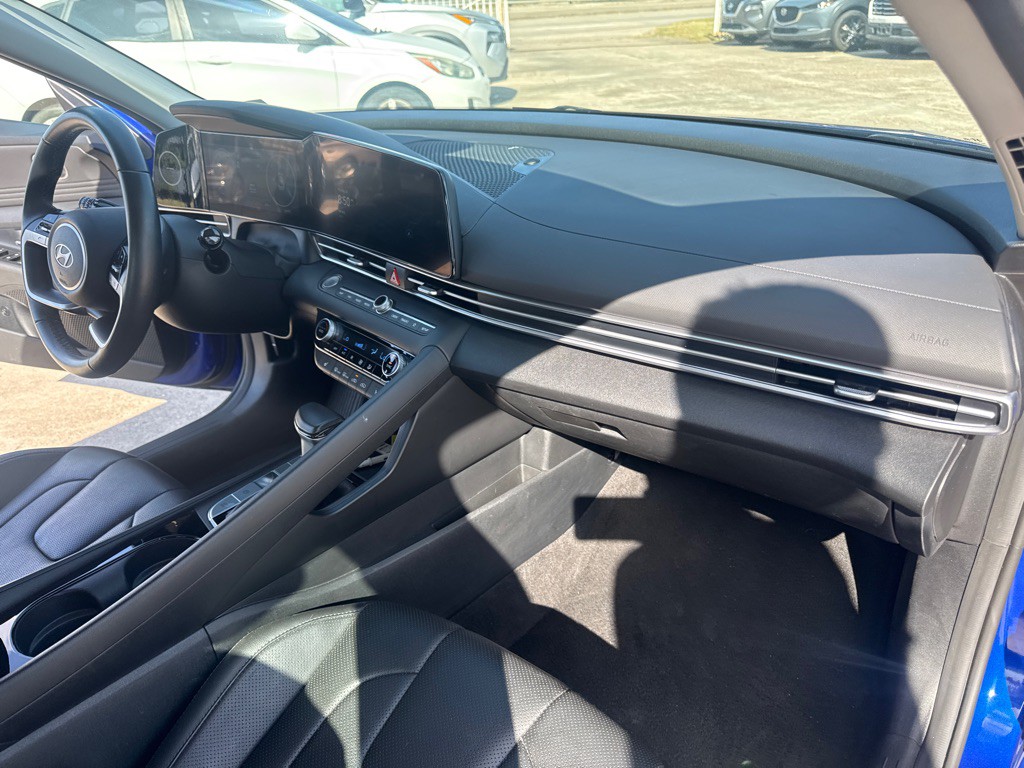 2025 Hyundai Elantra Image 24