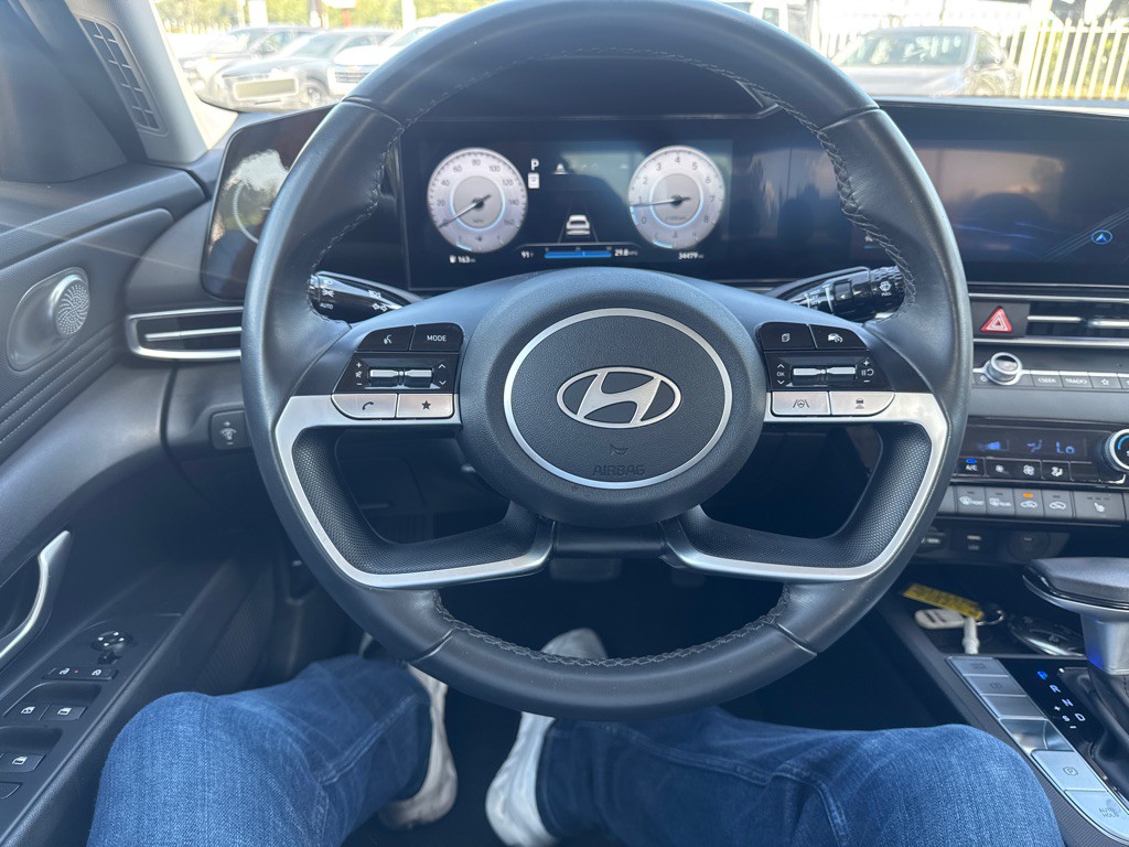 2025 Hyundai Elantra Image 26