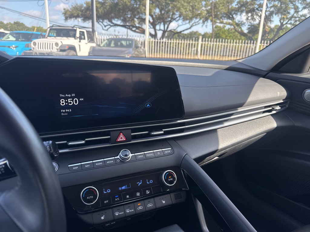 2025 Hyundai Elantra Image 28
