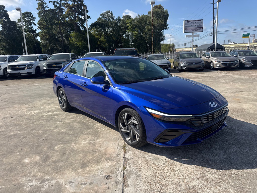 2025 Hyundai Elantra Image 4