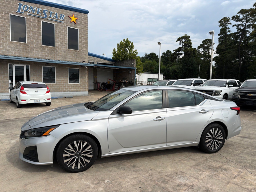 2024 Nissan Altima Image 2
