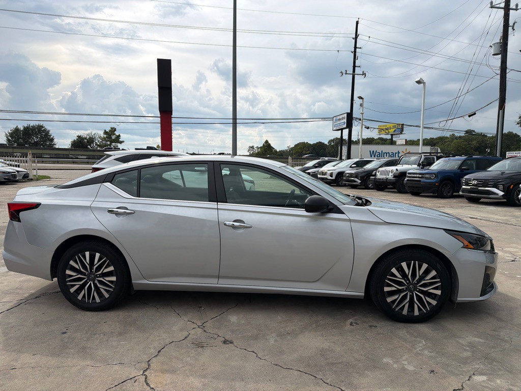 2024 Nissan Altima Image 6