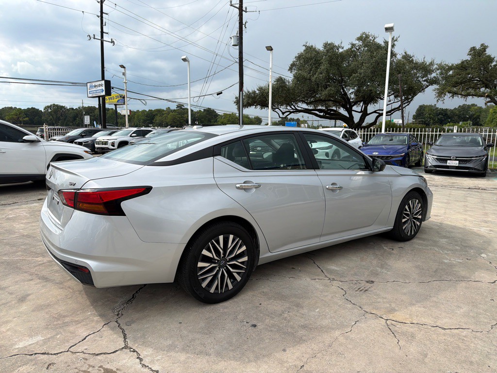 2024 Nissan Altima Image 7