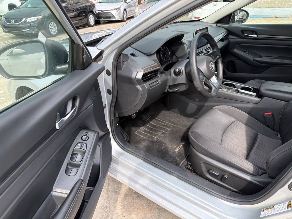 2024 Nissan Altima Image 12