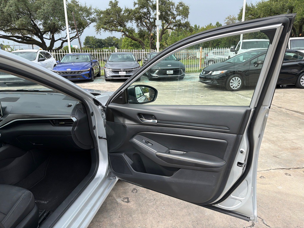 2024 Nissan Altima Image 19