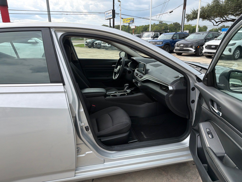 2024 Nissan Altima Image 20