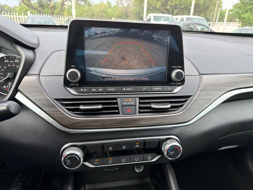 2024 Nissan Altima Image 24