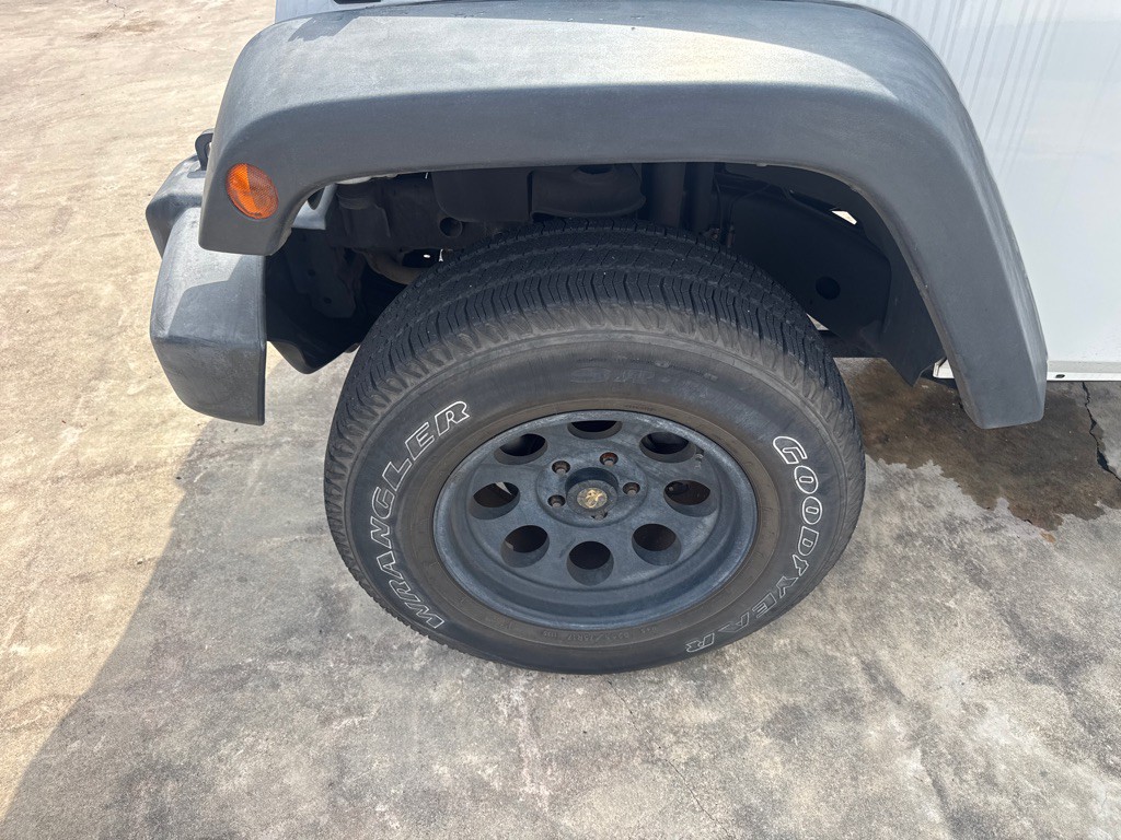 2017 Jeep Wrangler Image 11