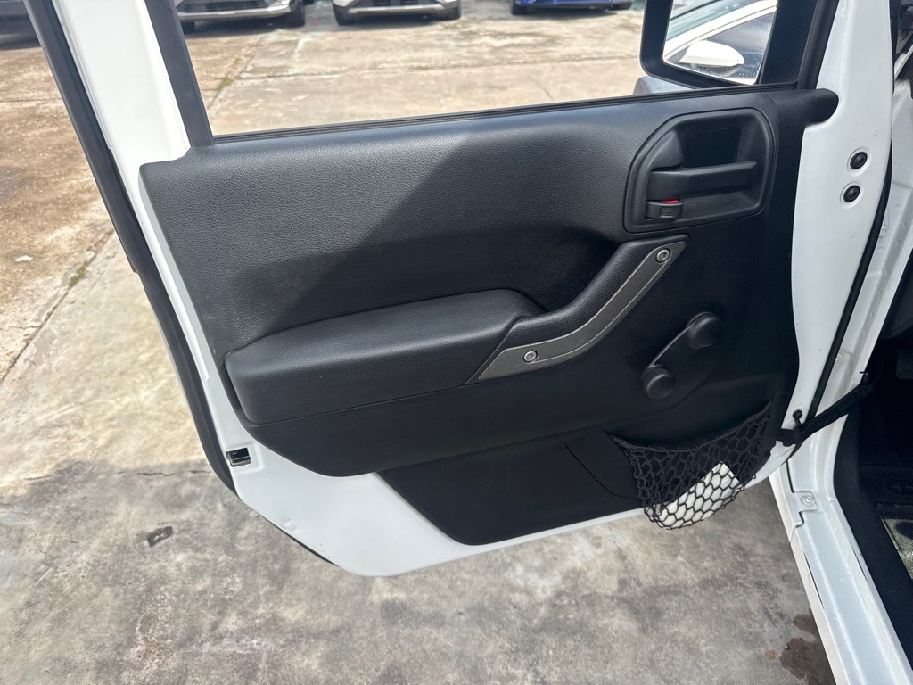 2017 Jeep Wrangler Image 13