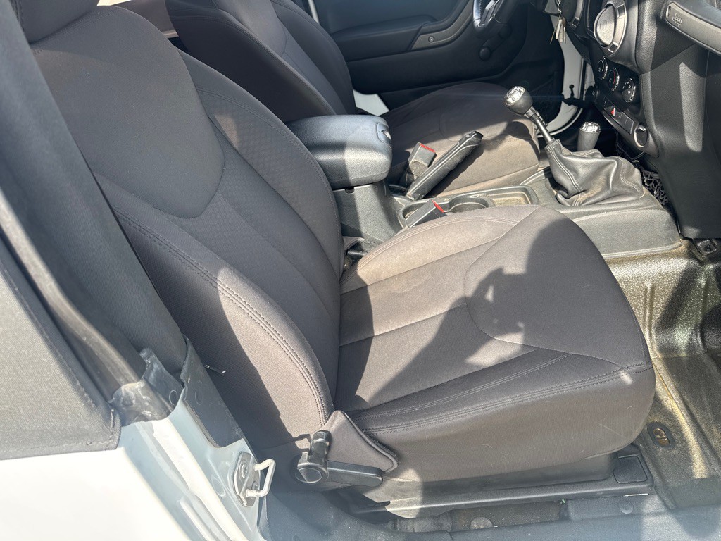 2017 Jeep Wrangler Image 18