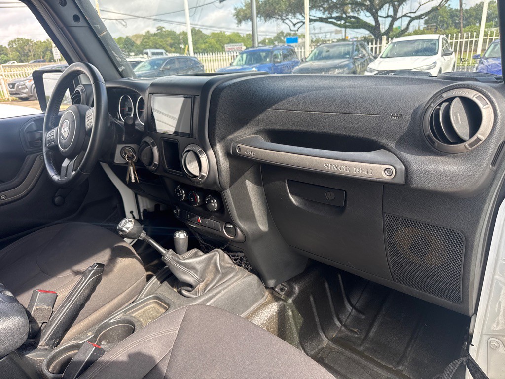 2017 Jeep Wrangler Image 19