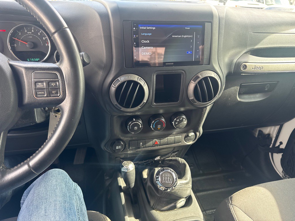 2017 Jeep Wrangler Image 23