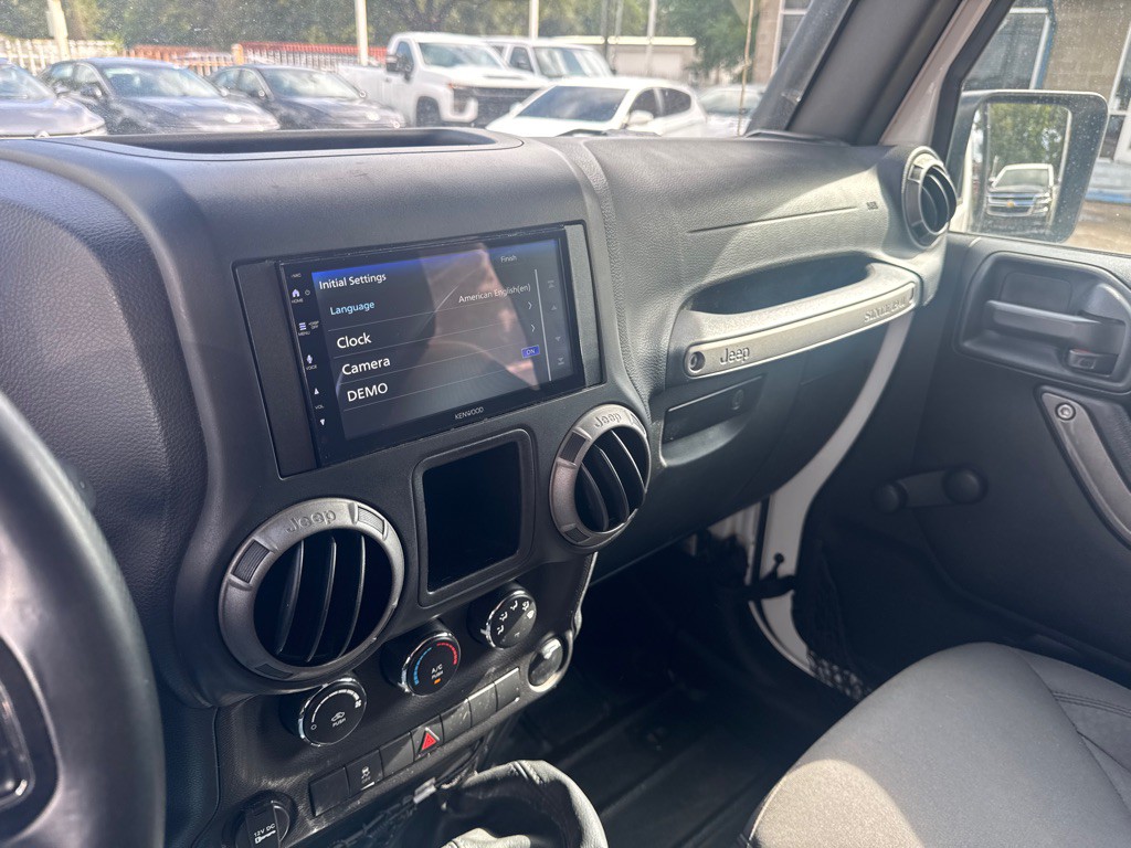 2017 Jeep Wrangler Image 24