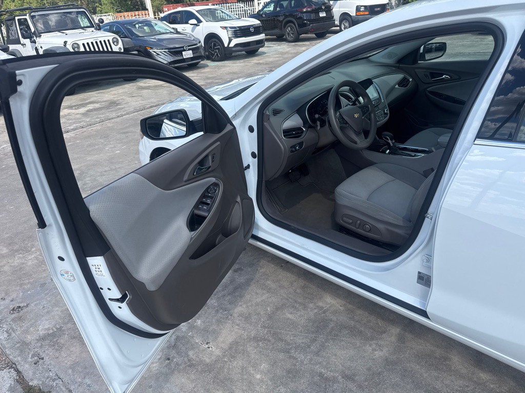 2024 Chevrolet Malibu Image 11