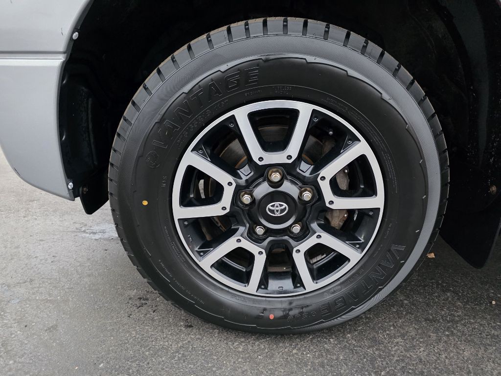 2008 Toyota Tundra Image 10