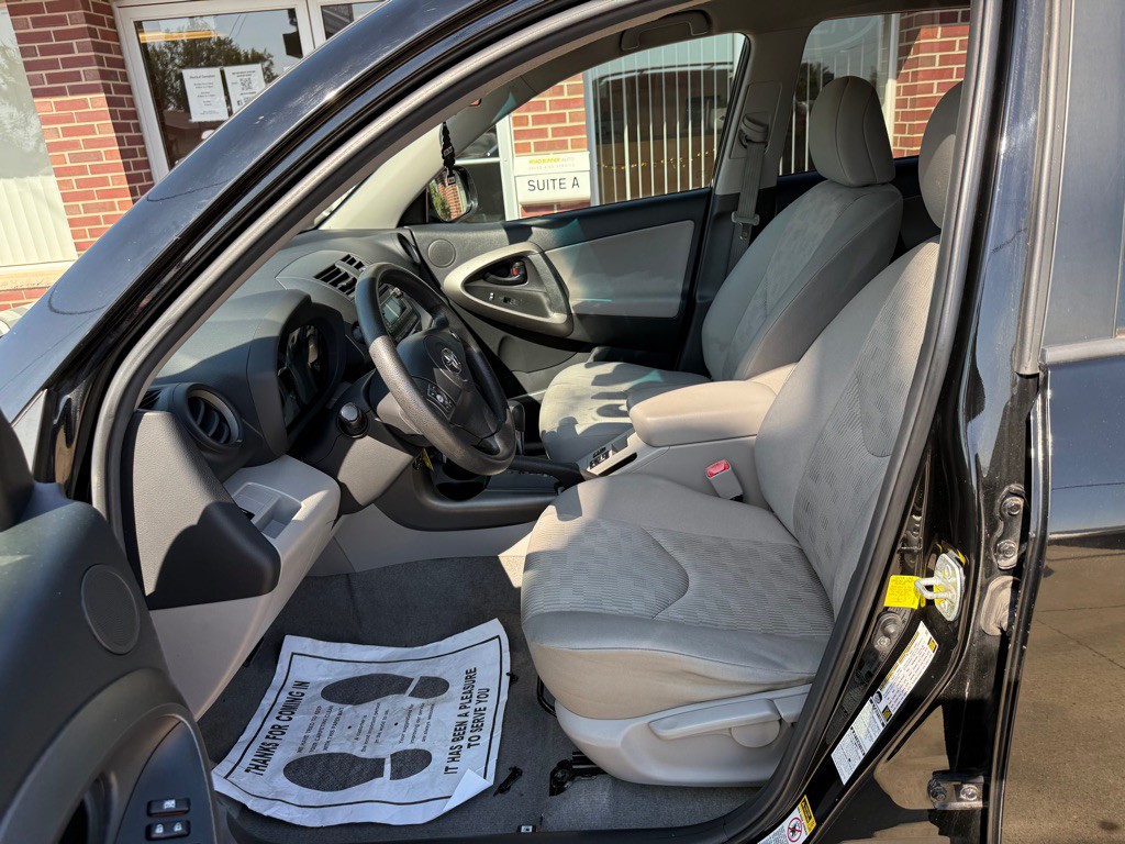 2012 Toyota Rav4 Image 9