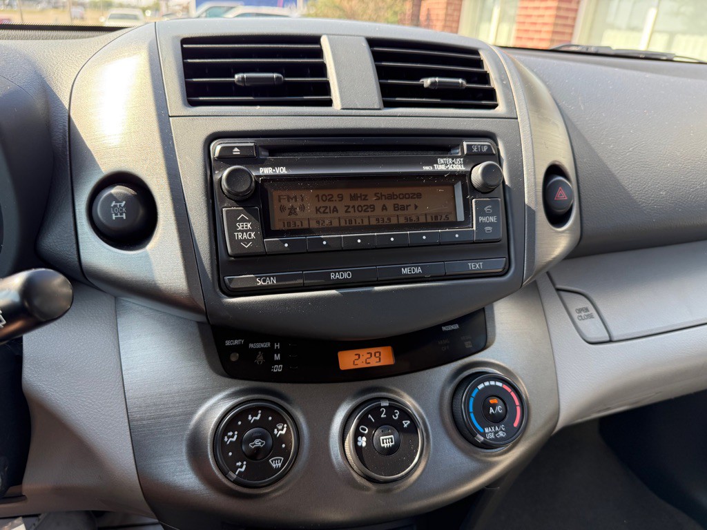 2012 Toyota Rav4 Image 12