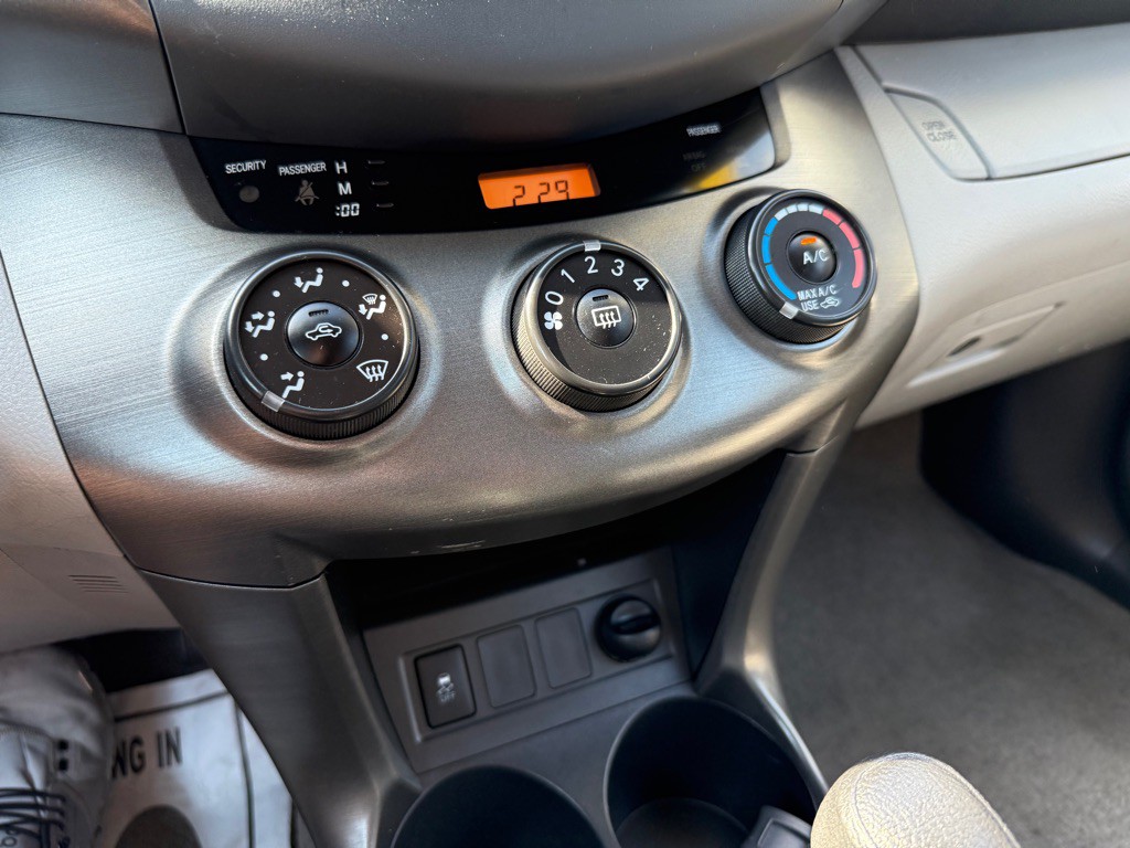 2012 Toyota Rav4 Image 13