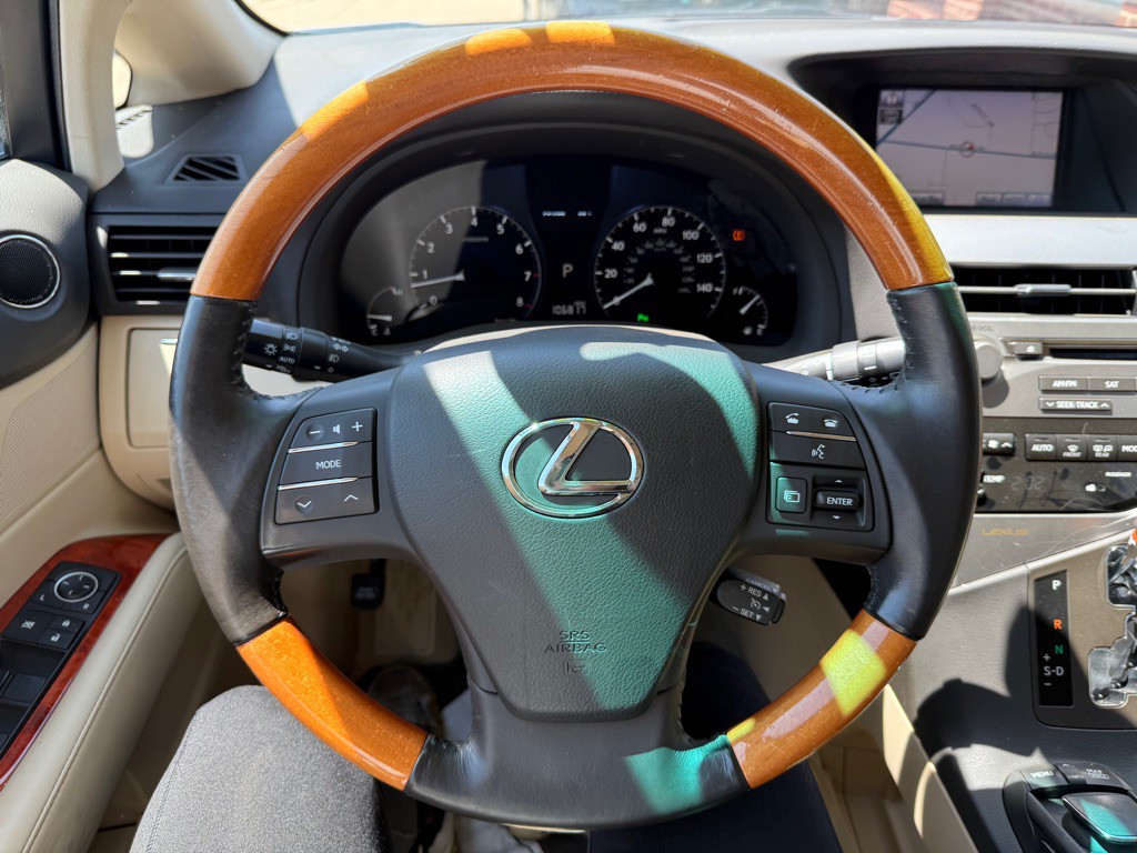 2011 Lexus RX Image 10