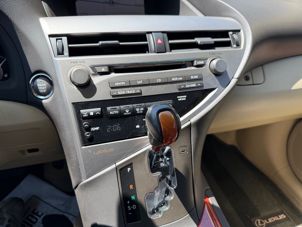 2011 Lexus RX Image 14