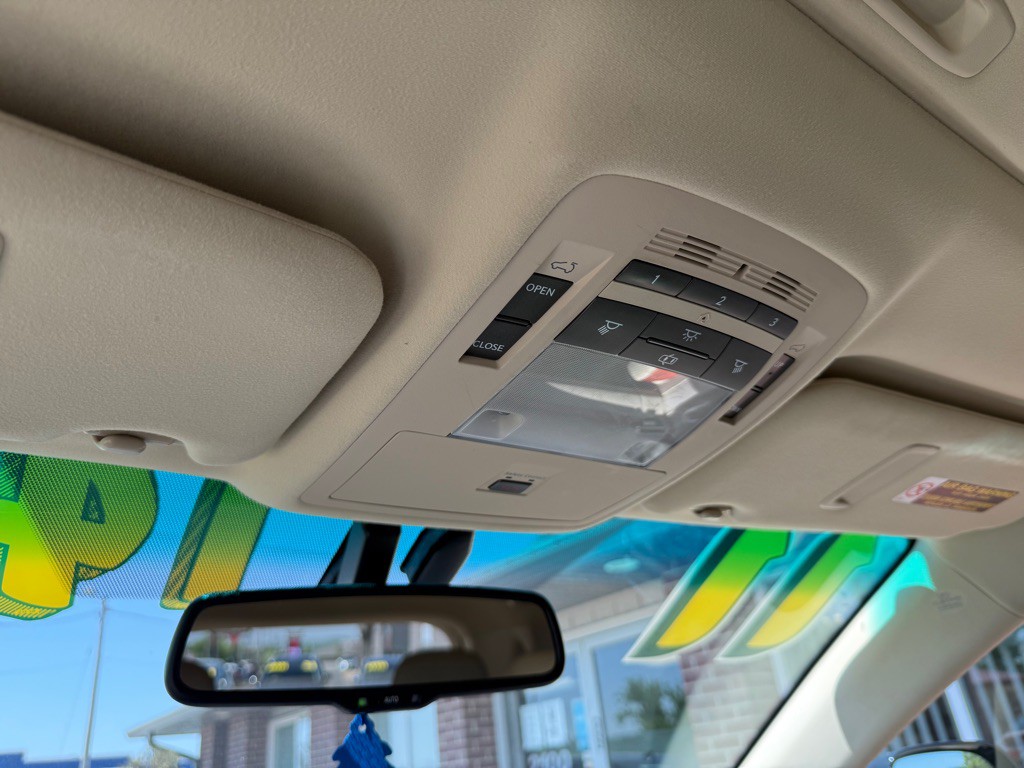 2011 Lexus RX Image 16