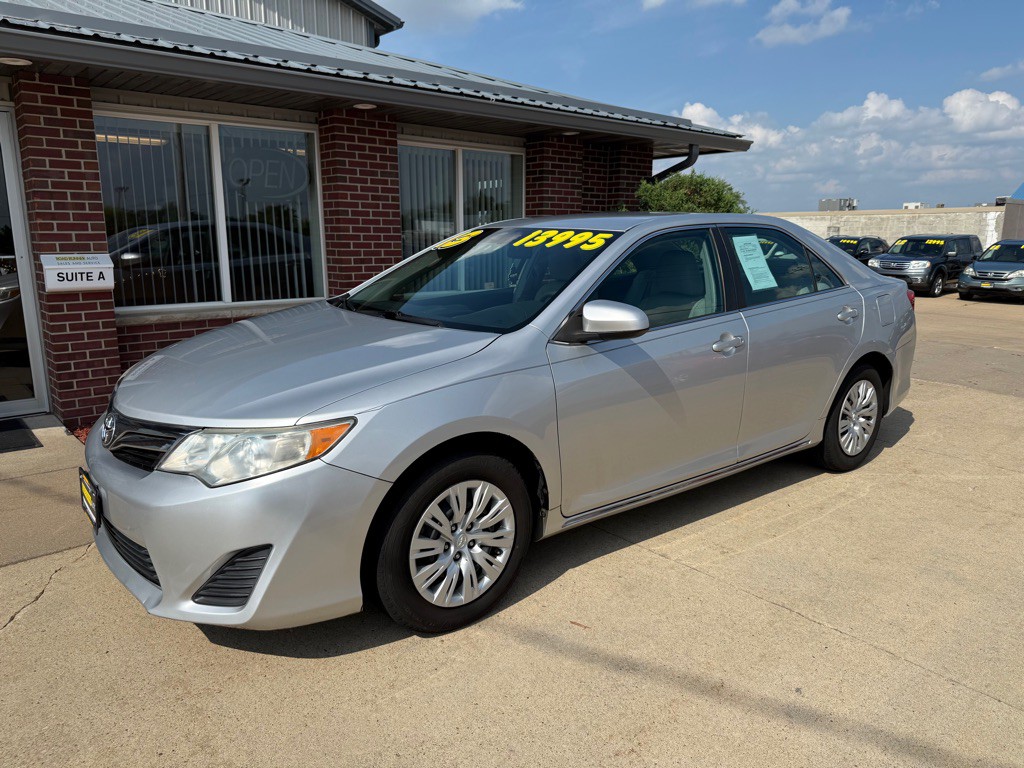 2013 Toyota Camry Image 3