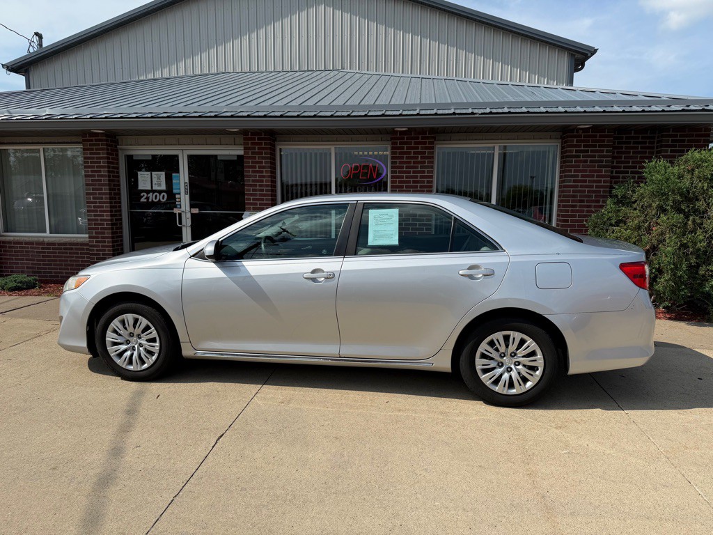 2013 Toyota Camry Image 4