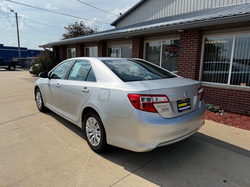 2013 Toyota Camry Image 5