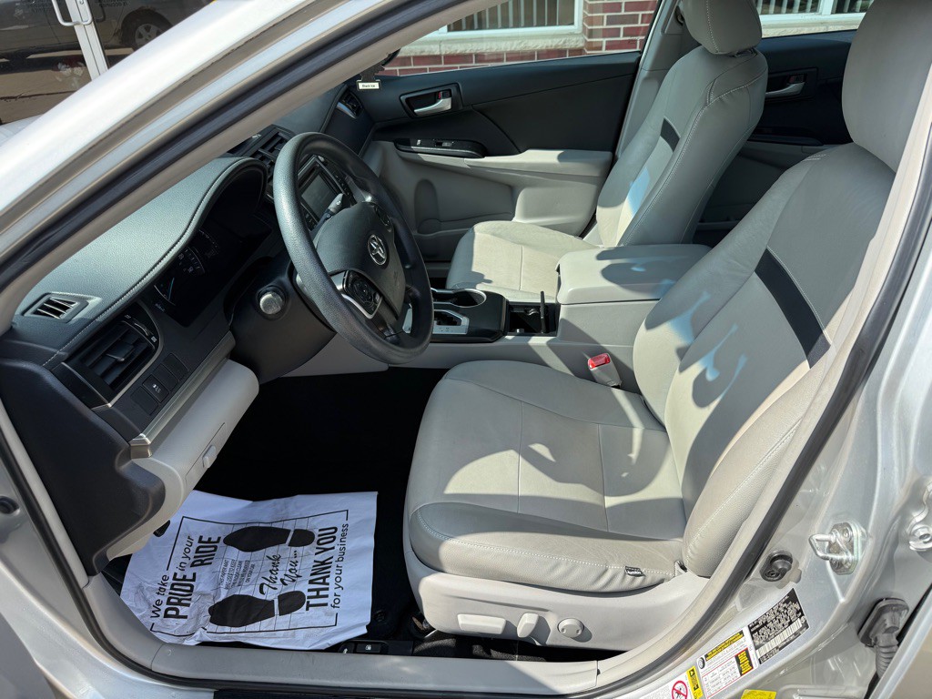 2013 Toyota Camry Image 8
