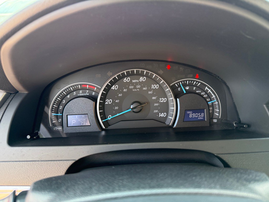 2013 Toyota Camry Image 10