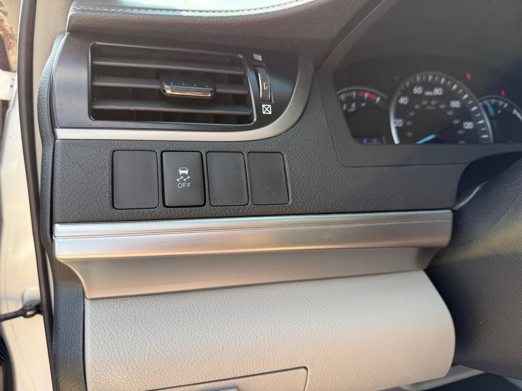 2013 Toyota Camry Image 14