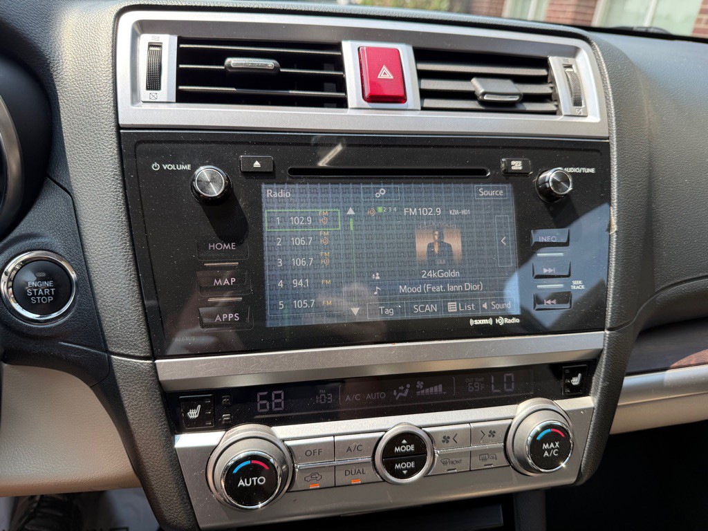 2015 Subaru Outback Image 12
