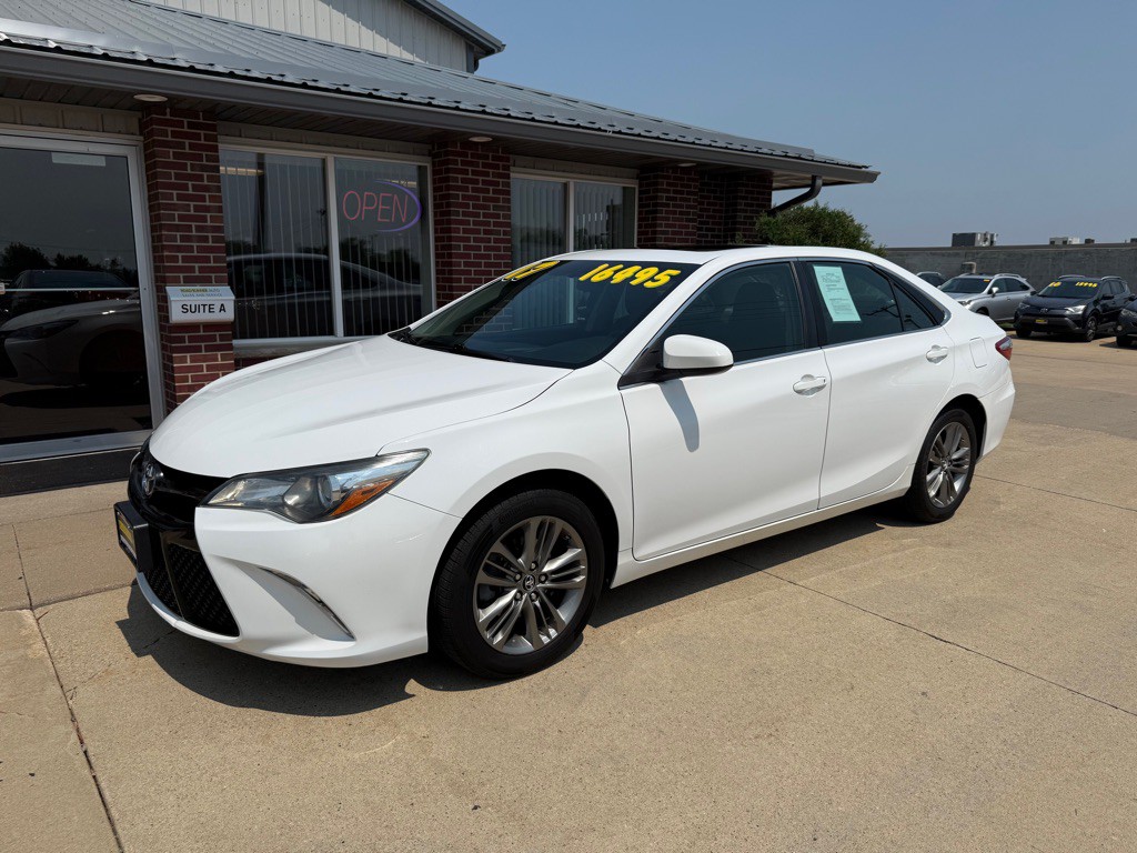 2017 Toyota Camry Image 3