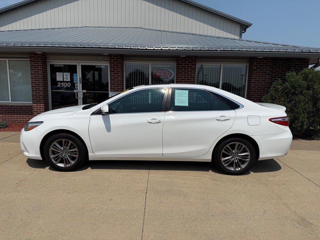 2017 Toyota Camry Image 4