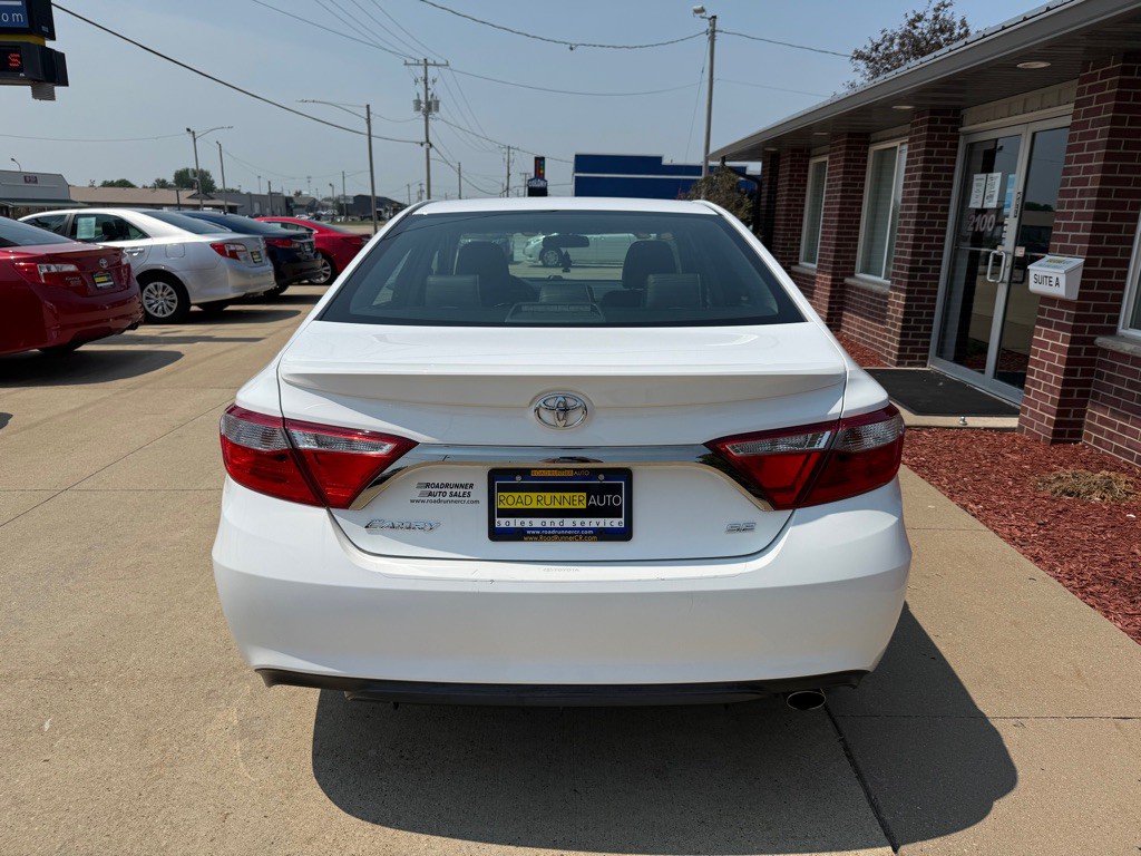 2017 Toyota Camry Image 6