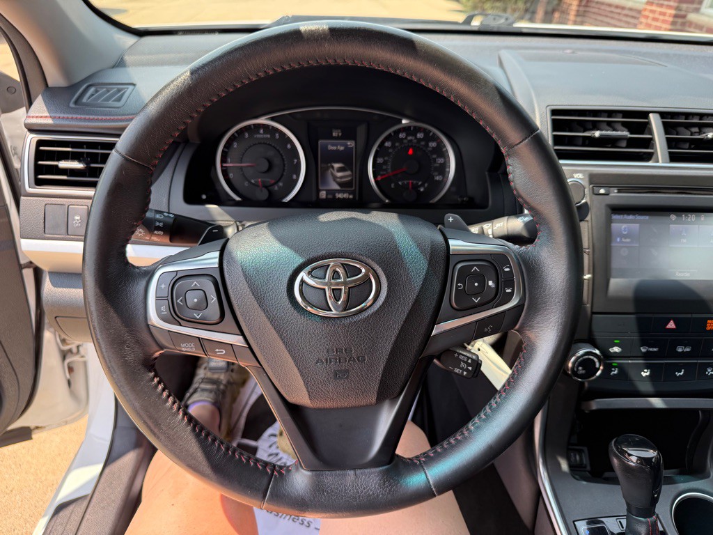 2017 Toyota Camry Image 10