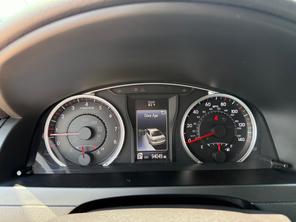 2017 Toyota Camry Image 11