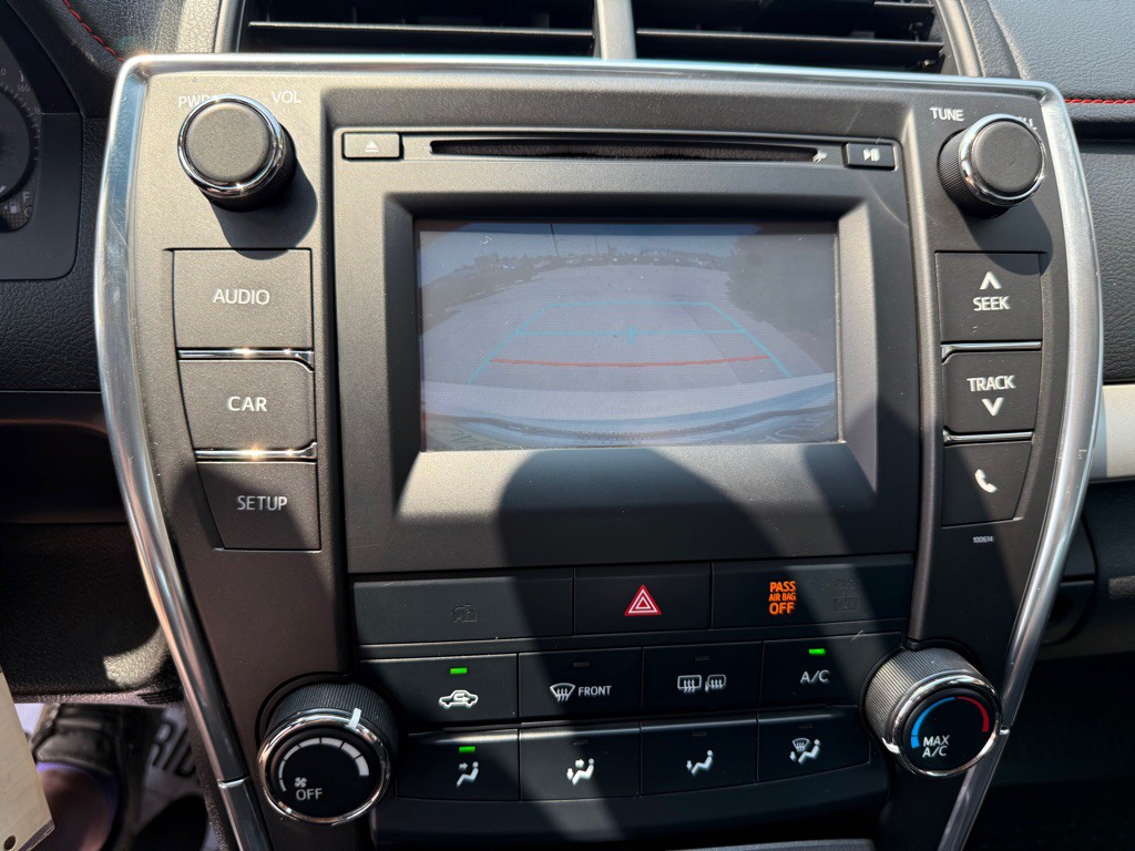 2017 Toyota Camry Image 13
