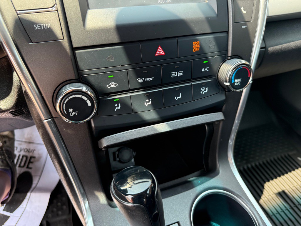 2017 Toyota Camry Image 14