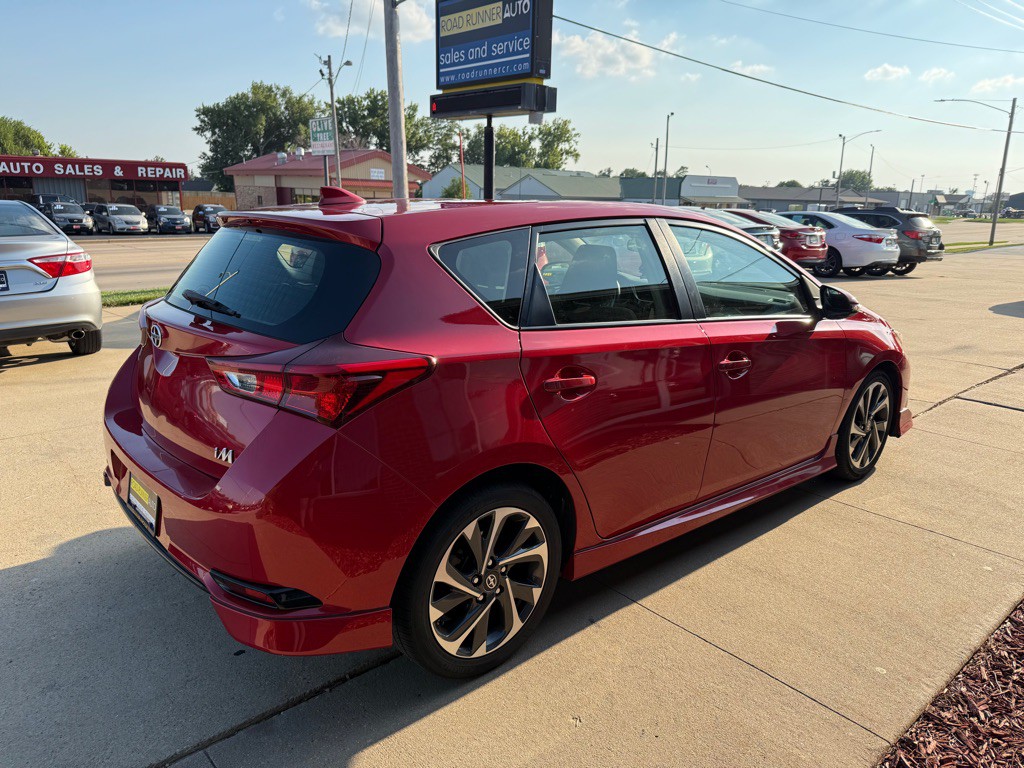 2016 Toyota Corolla Image 7