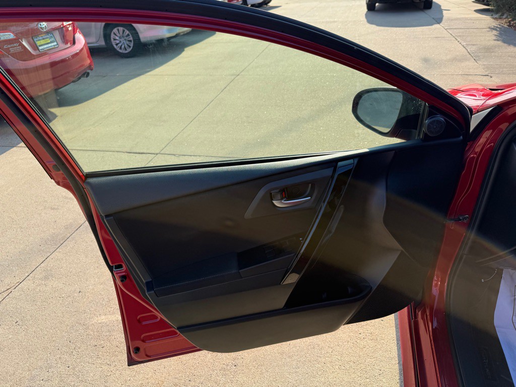 2016 Toyota Corolla Image 8