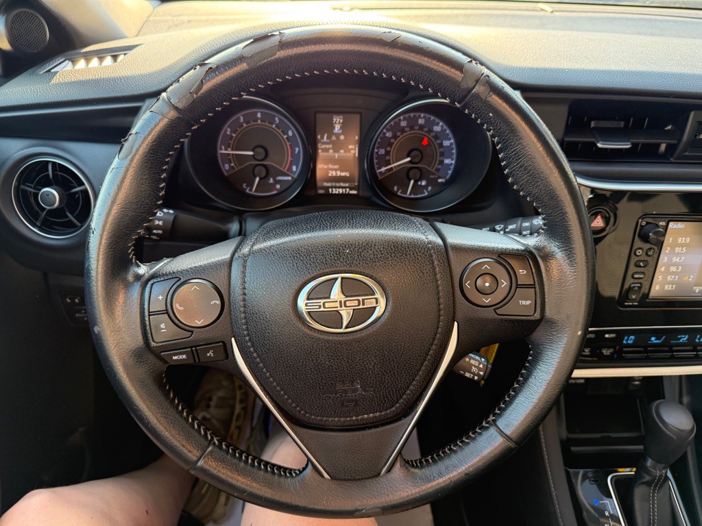 2016 Toyota Corolla Image 10