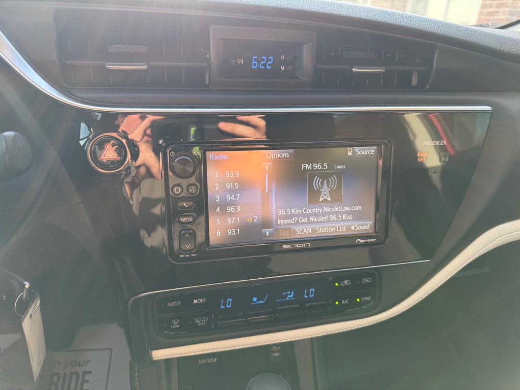 2016 Toyota Corolla Image 12