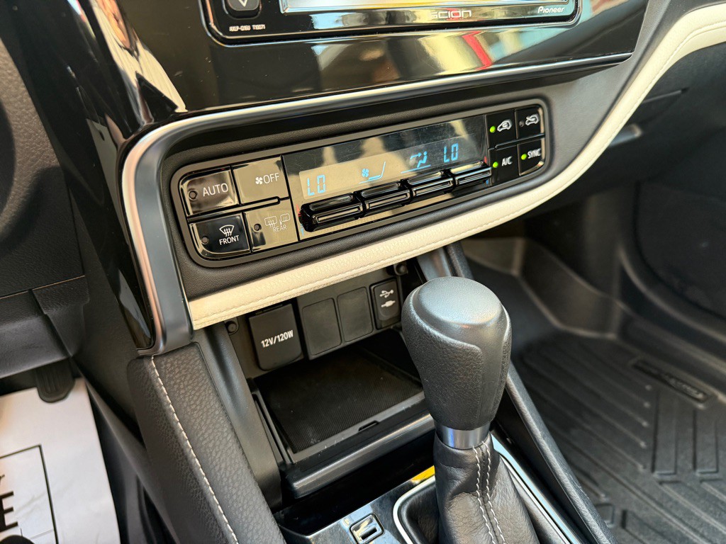 2016 Toyota Corolla Image 14