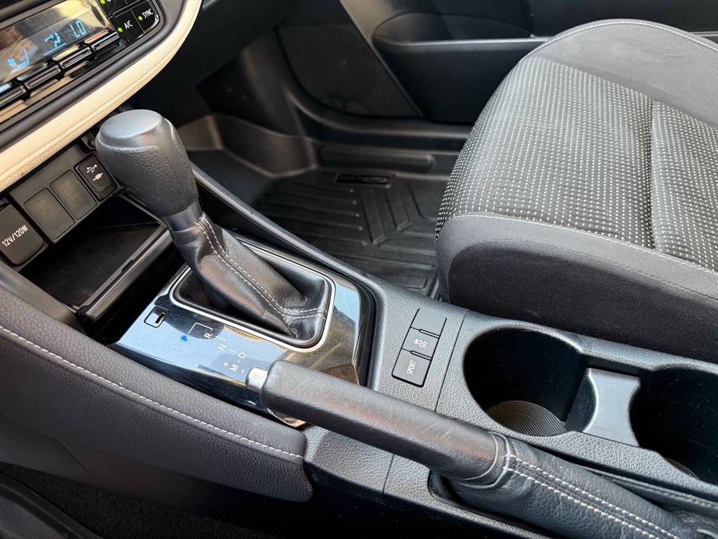 2016 Toyota Corolla Image 15
