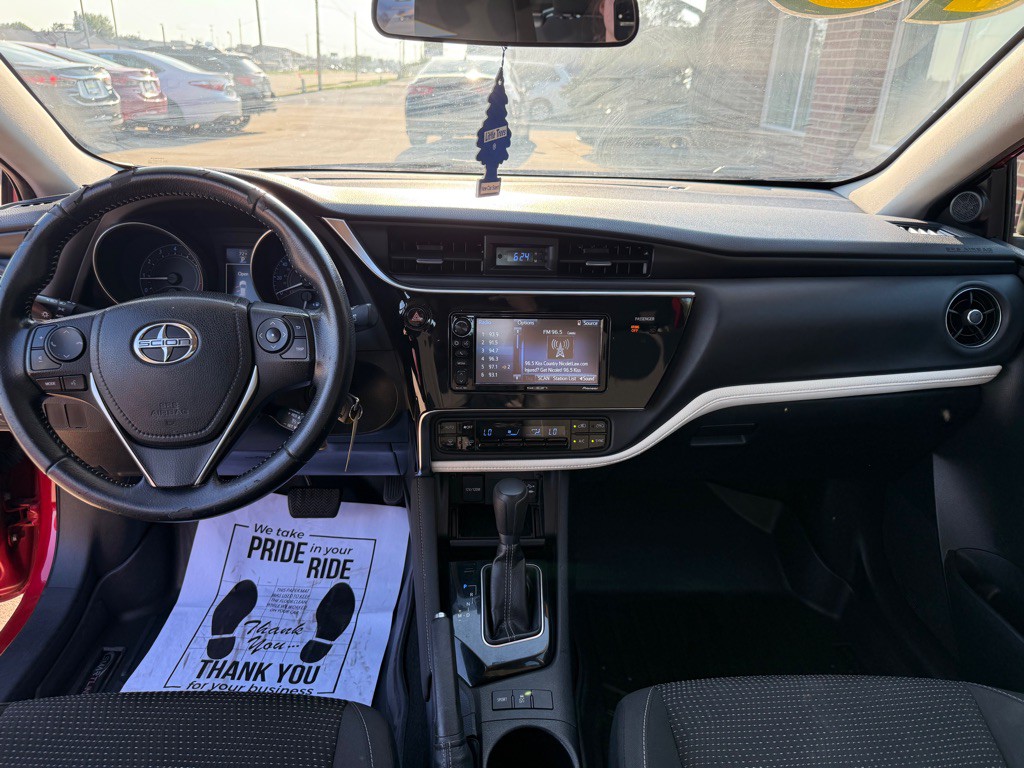 2016 Toyota Corolla Image 19
